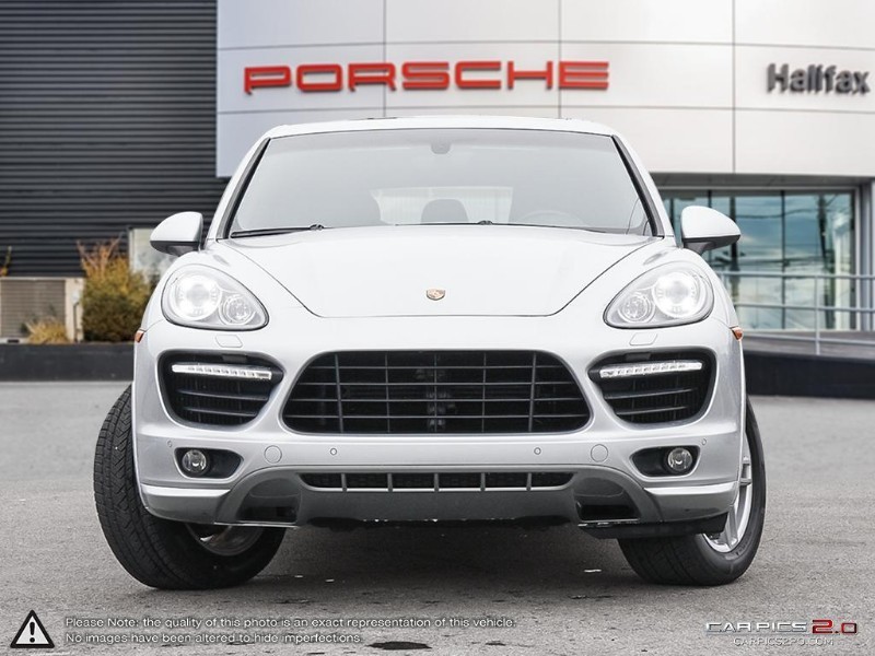 Porsche cayenne turbo 2012