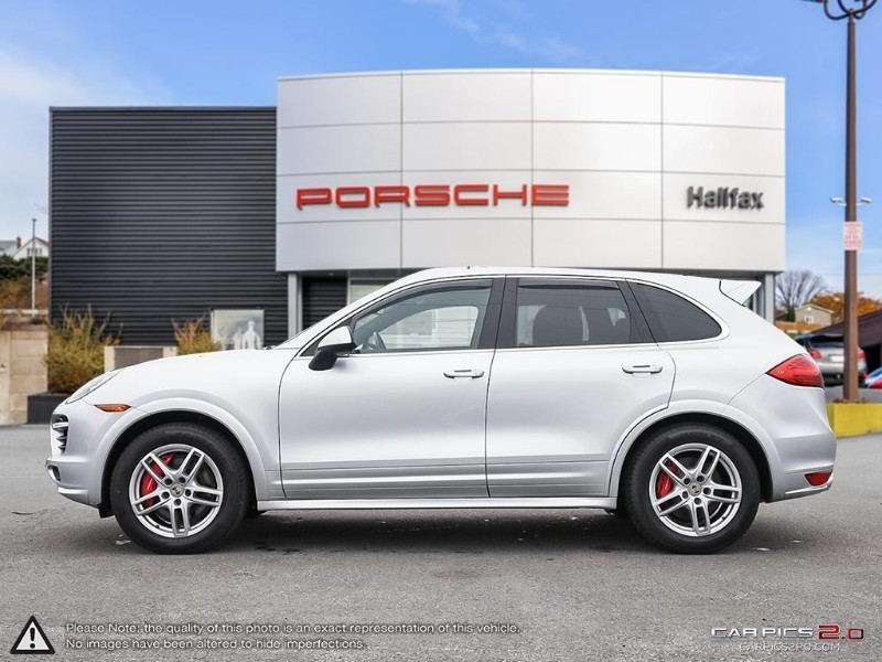 Porsche cayenne turbo 2012